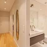 Flh Baixa Elegant Escape 아파트 *